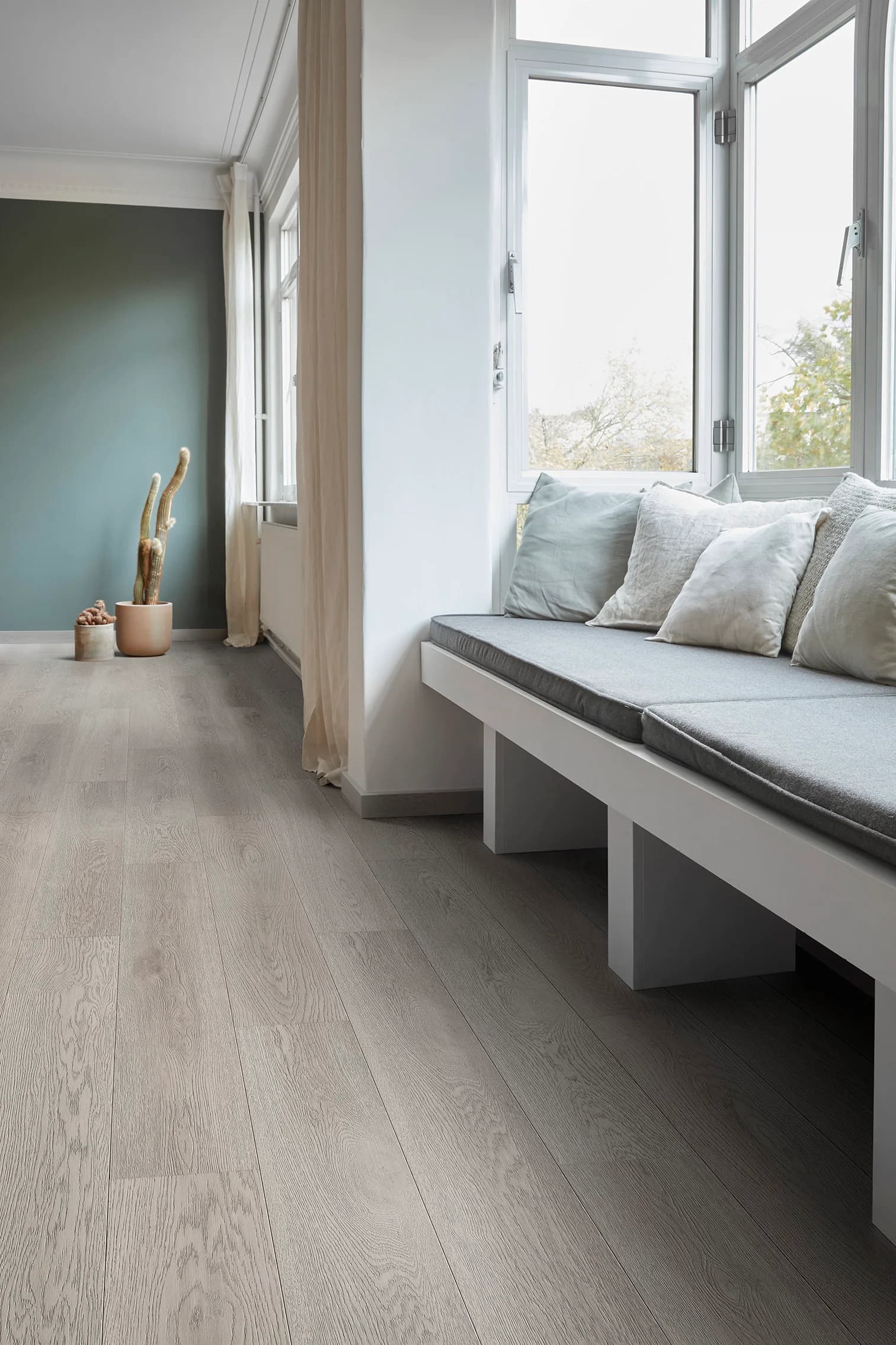 Vinylová podlaha COREtec Iris s realistickou kresbou dreva v interiéri