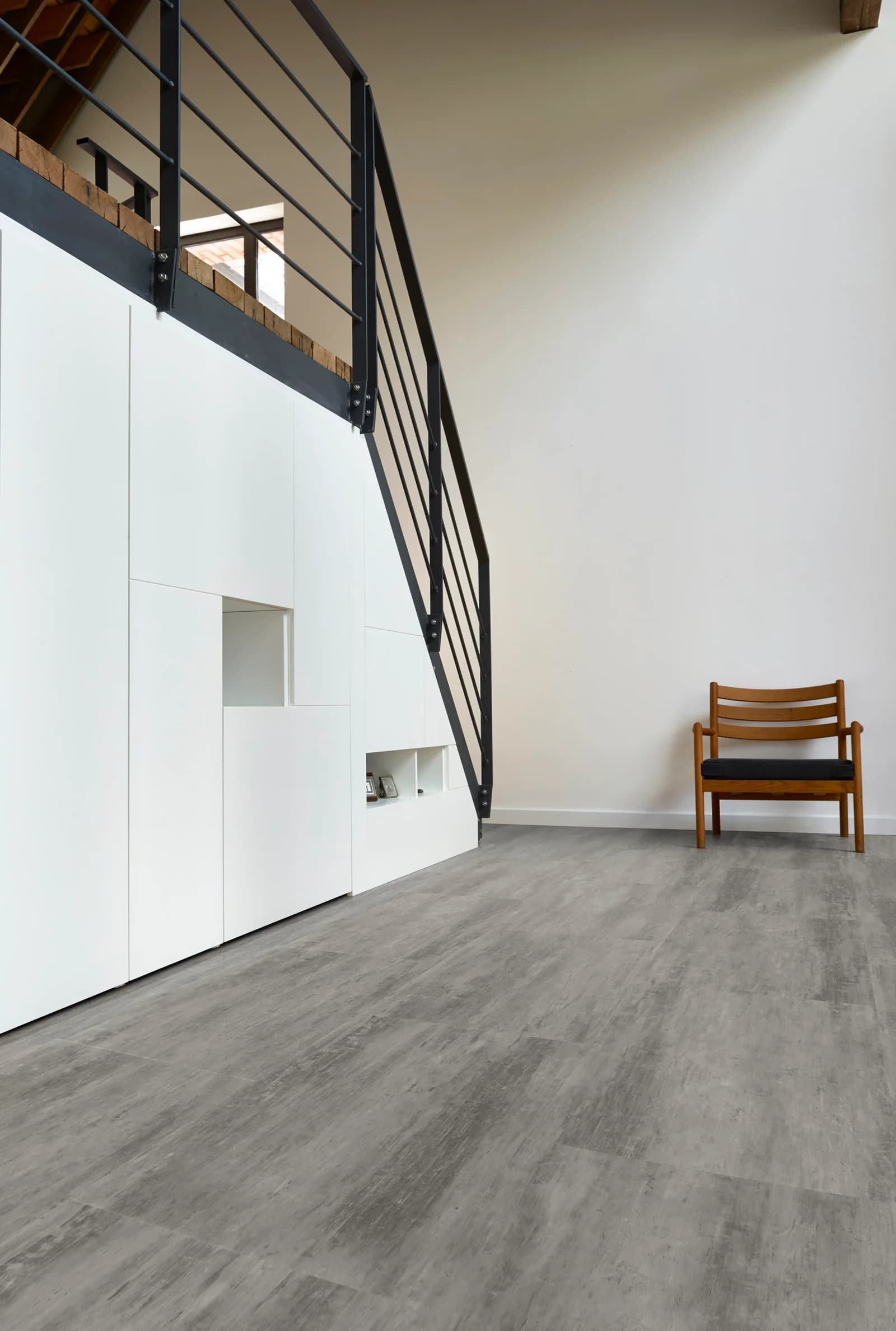 Vinylová podlaha COREtec Weathered Concrete 03 v interiéri