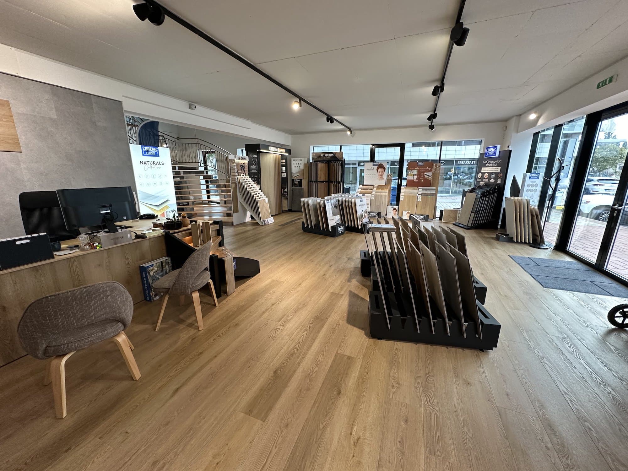 Interiér showroomu Kreatom v Bratislave, pohľad 1